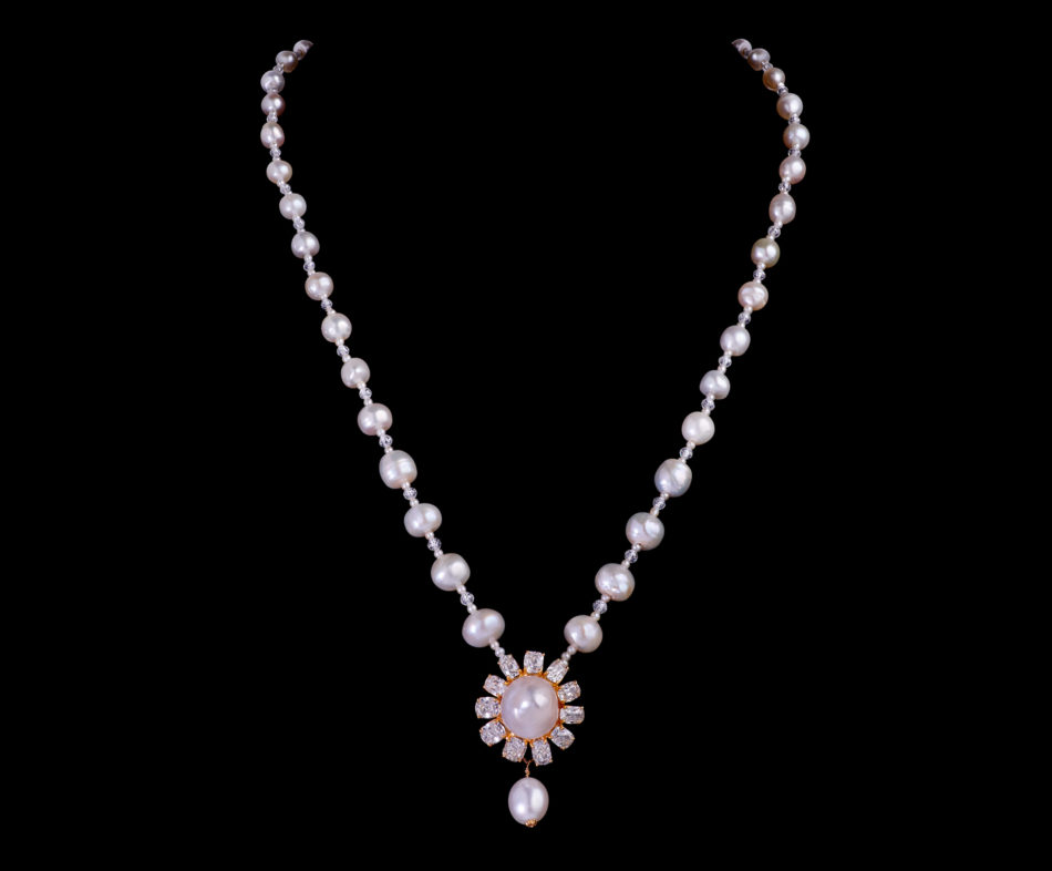 Glamour of Pearls Necklace